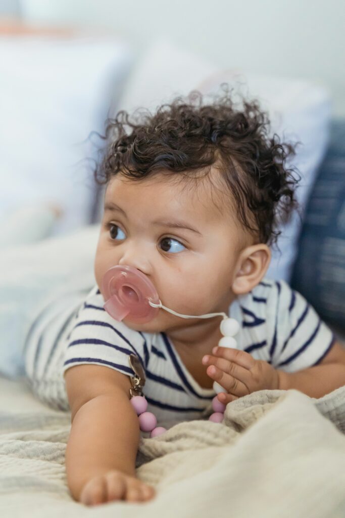 bébé tétine 
ostéopathie 
gladys faure compiegne 
succion 
frein de langue 
palais 
allaitement 
développement 