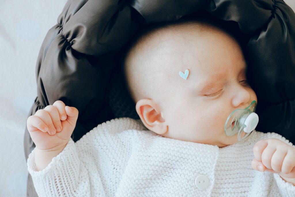 bébé tétine 
ostéopathie 
gladys faure compiegne 
succion 
frein de langue 
palais 
allaitement 